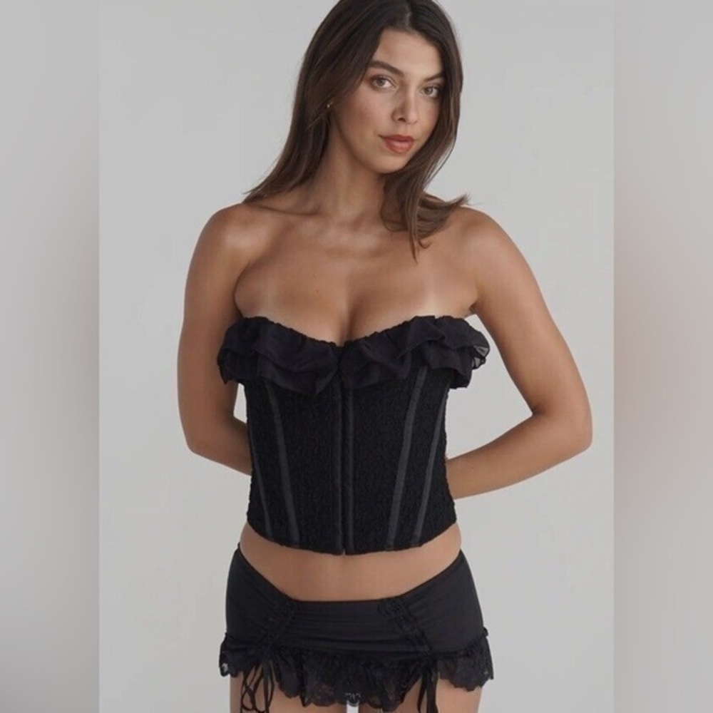 We are HAH/Free People Seams Like A Princess Corset in Noir Size XS